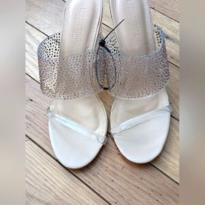 Cushionaire Rhinestone Studded Lucite Dress Heels Sandals, Size 8.5